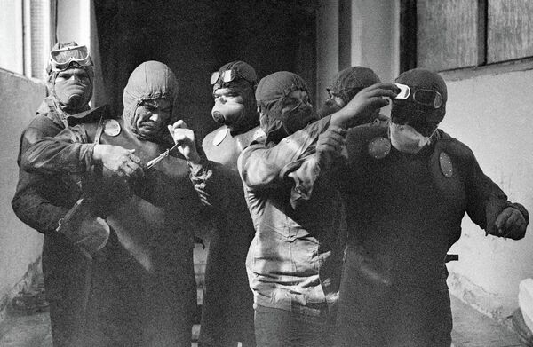 عملیات امحای نتایج فاجعه در نیروگاه چرنوبیل از تاریخ ۲۶ آوریل ۱۹۸۶ تحت ریاست کمیسیون دولتی شوروی آغاز شد. - اسپوتنیک ایران  