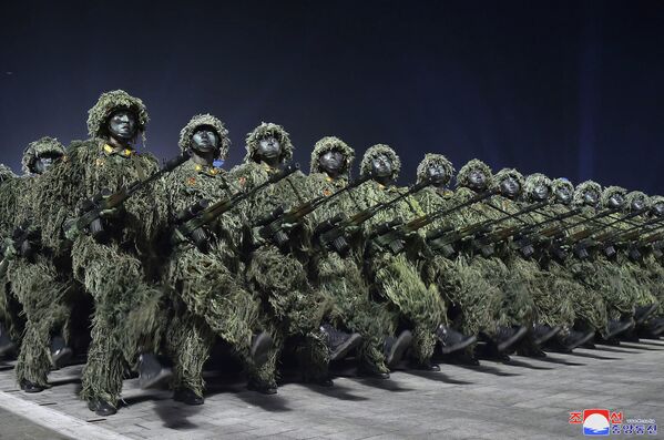 رویدادها و حوادث هفته گذشته از نگاه تصویر.رژه نظامی در پیونگ یانگ کره شمالی. - اسپوتنیک ایران  