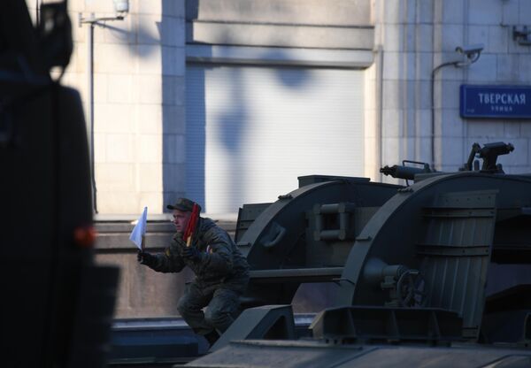 تمرین رژه به مناسبت 77-مین سالگرد پیروزی در جنگ جهانی دوم.تانک « ت -34» در خیابان تورسکوی مسکو. - اسپوتنیک ایران  