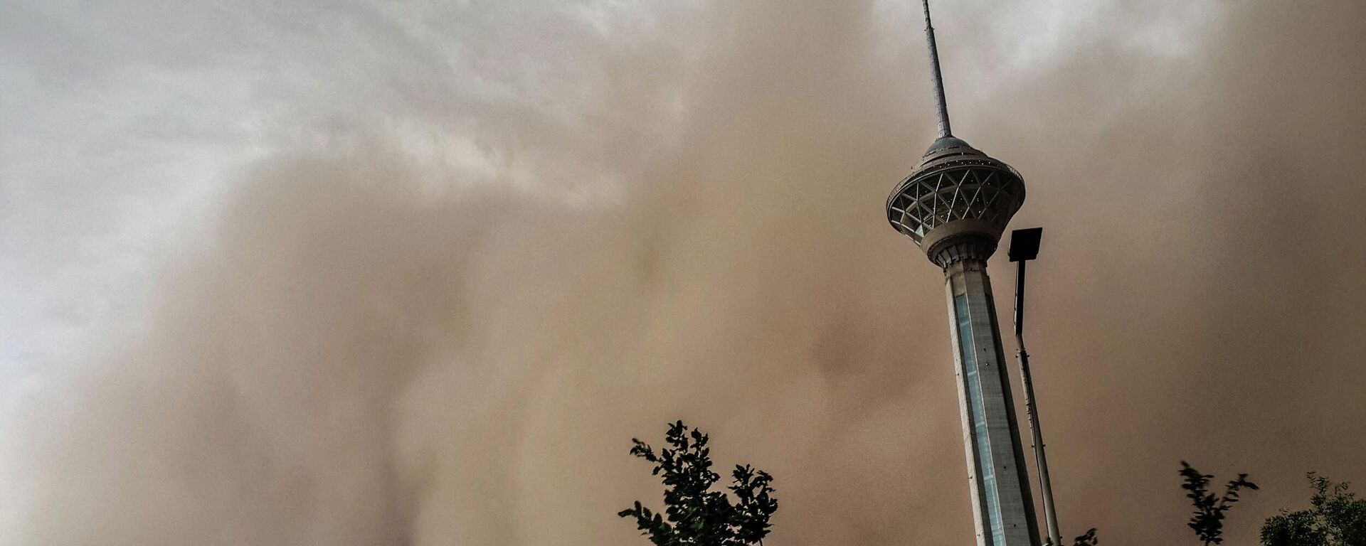 Песчаная буря накрывает столицу Ирана Тегеран - اسپوتنیک ایران  , 1920, 24.05.2022