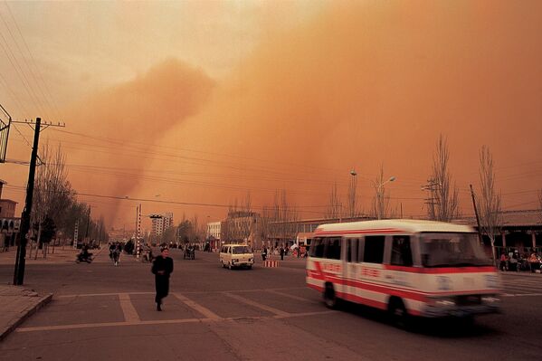 طوفان شن، شهرهای مختلف جهان را  به کام خود می کشاند. منظره حمله طوفان شن به چین - اسپوتنیک ایران  