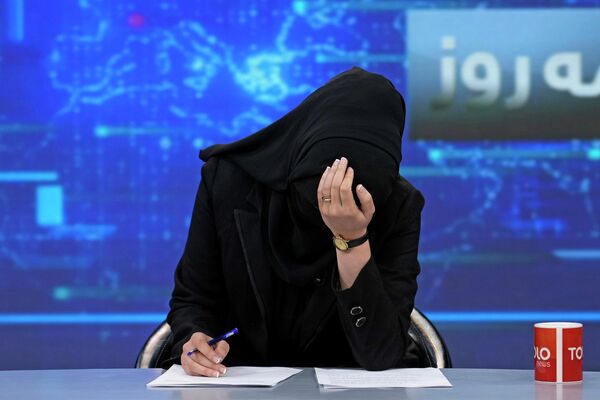 رویدادها و حوادث هفته‌ای که گذشت.خاطره احمدی، مجری تلویزیون در کابل. - اسپوتنیک ایران  