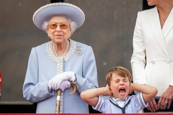 نتیجه های ملکه الیزابت دوم در جشن سالگرد پلاتینیوم او، بی پروا احساسات خود را نشان دادند. - اسپوتنیک ایران  