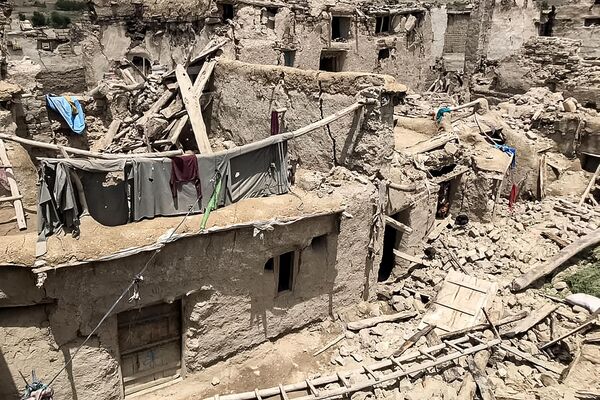 خانه‌های آسیب‌دیده پس از زلزله در ولسوالی گایان، استان پکتیکا در ۲۲ ژوئن ۲۰۲۲ - اسپوتنیک ایران  