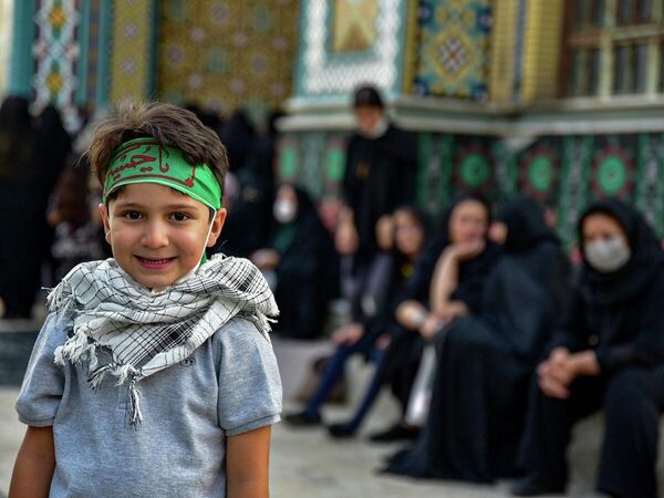 مراسم شیرخوارگان حسینی در امامزاده پنج تن تهران - اسپوتنیک ایران  
