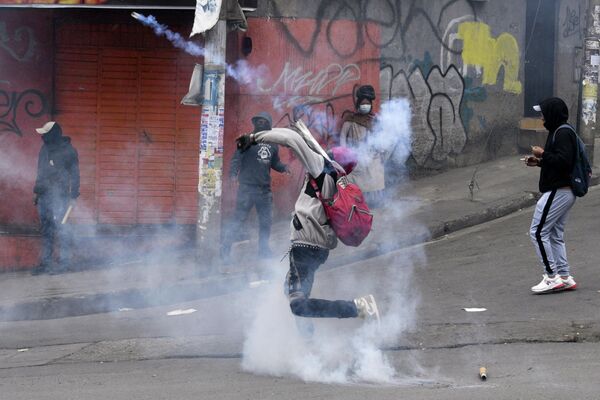 درگیری پلیس و معترضان در بولیوی. - اسپوتنیک ایران  