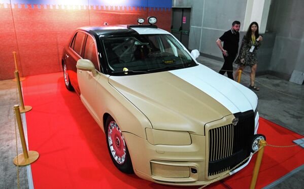 ماشین AURUS در سی و دومین نمایشگاه خودروهای قدیمی و عتیقه &quot;گالری اولدتایمر 2022&quot; مسکو. - اسپوتنیک ایران  