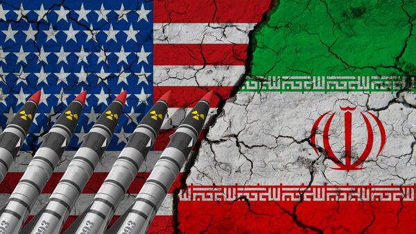 Баллистические ракеты на фоне флагов Ирана и США - اسپوتنیک ایران  