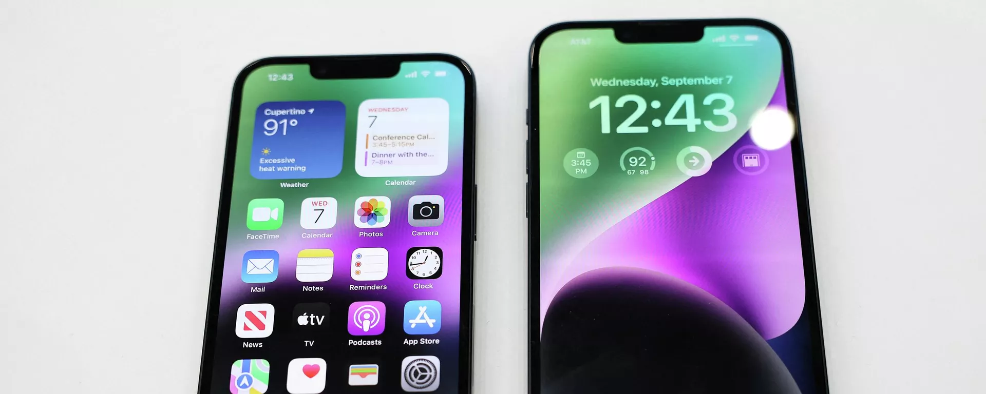 Новые iPhone 14 и iPhone 14 Plus на презентации Apple в Купертино, Калифорния - اسپوتنیک ایران  , 1920, 08.09.2022