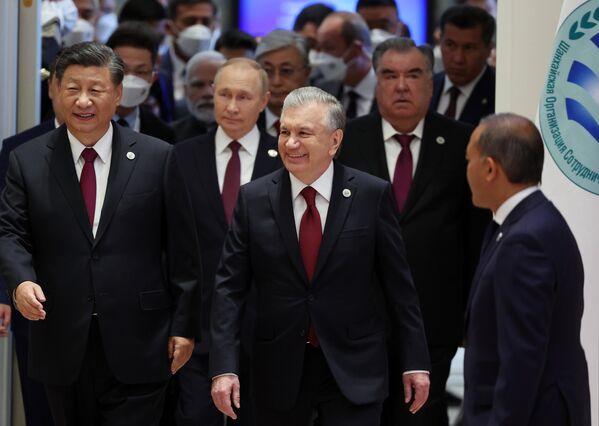 رهبران چین، روسیه، ازبکستان و تاجیکستان پیش از شروع نشست سران کشورهای سازمان همکاری شانگهای در سمرقند - اسپوتنیک ایران  