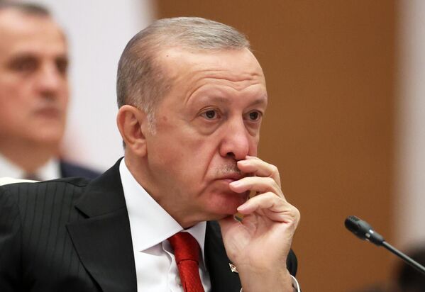 رجب طیب اردوغان، رئیس جمهور ترکیه در نشست شورای سران کشورهای سازمان همکاری شانگهای در سمرقند  - اسپوتنیک ایران  