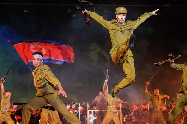 مراسم جشن 74-مین سالگرد تأسیس کشور در پیونگ یانگ کره شمالی برگزار شد. - اسپوتنیک ایران  