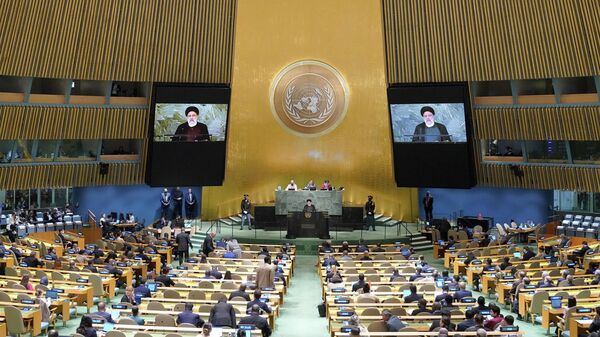 Президент Ирана Эбрахим Раиси во время выступления на 77-й сессии Генеральной Ассамблеи ООН в Нью-Йорке - اسپوتنیک ایران  