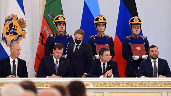 پیام تبریک رهبر کریمه پس از امضای قرارداد الحاق سرزمین های آزاد شده به خاک روسیه  - اسپوتنیک ایران  