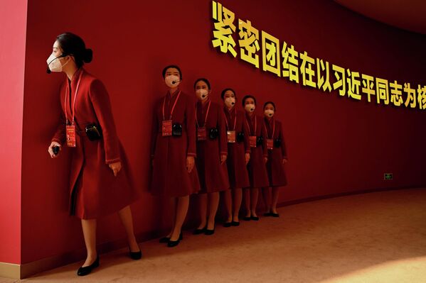 حاضران در نمایشگاه پکن در تاریخ 12 اکتبر 2022، پیش از بیستمین نشست کنگره حزب کمونیست - اسپوتنیک ایران  