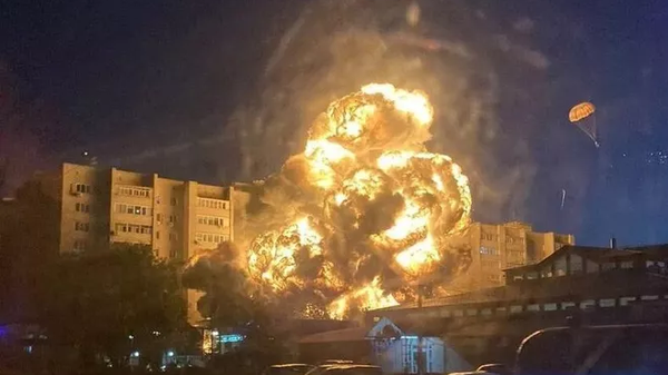 سقوط جنگنده سوخو-34 بر روی یک ساختمان مسکونی در ییسک روسیه + ویدئو  - اسپوتنیک ایران  