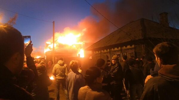 آتش سوزی در یک خانه شخصی بر اثر سقوط هواپیمای Su-30 در ایرکوتسک - اسپوتنیک ایران  