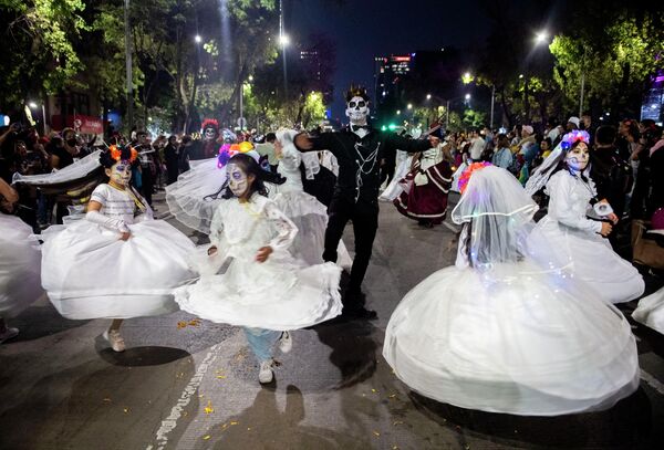 رژه جشن روز مردگان در مکزیک - اسپوتنیک ایران  