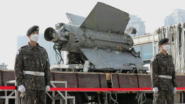 Обломки северокорейской ракеты SA-5 у Министерства обороны в Сеуле, Южная Корея - اسپوتنیک ایران  
