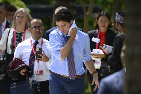 جاستین ترودو، نخست وزیر کانادا، پیش از صرف ناهار کاری در اجلاس سران G20، سه شنبه، 15 نوامبر 2022. - اسپوتنیک ایران  