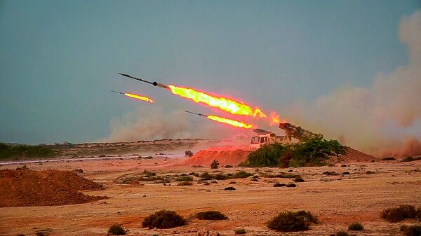 Запуск ракет во время иранских военных учений в Ормузском проливе - اسپوتنیک ایران  