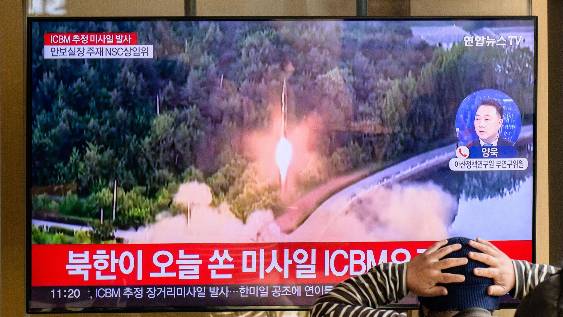کره شمالی در واکنش به رزمایش آمریکا و کره جنوبی، موشک قاره پیما آزمایش کرد - اسپوتنیک ایران  , 1920, 17.03.2023