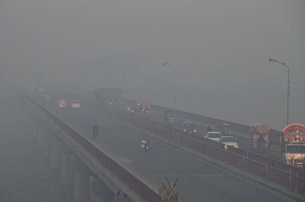 مه دود شدید در شهر لاهور پاکستان - اسپوتنیک ایران  