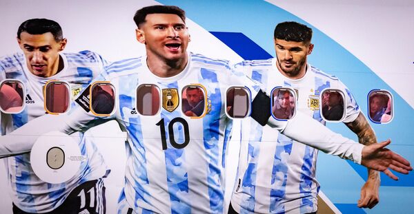 هواپیمای تیم ملی آرژانتین وارد قطر محل برگزاری جام جهانی فوتبال 2022  شد - اسپوتنیک ایران  