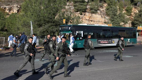 آثار انفجار وقع في محطة حافلات عامة عند مدخل مدينة القدس - إسرائيل  - اسپوتنیک ایران  