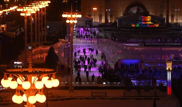 در 25 نوامبر، افتتاحیه فصل زمستان و پیست اسکیت در &quot;ودنخا&quot; مسکو برگزار شد. - اسپوتنیک ایران  
