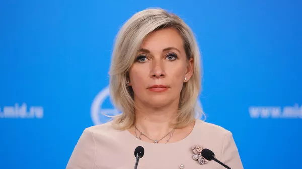 Официальный представитель Министерства иностранных дел России Мария Захарова во время брифинга в Москве - اسپوتنیک ایران  
