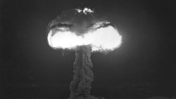 Испытание Hood на ядерном полигоне в Неваде, 5 июля 1957 года - اسپوتنیک ایران  