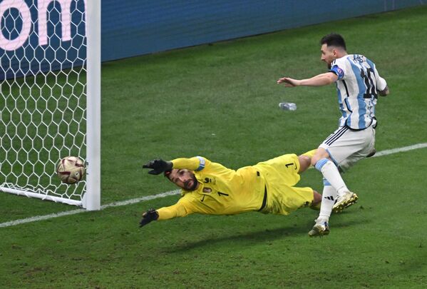 لیونل مسی آرژانتینی در دیدار پایانی جام جهانی بین آرژانتین و فرانسه یک گل به ثمر رساند - اسپوتنیک ایران  