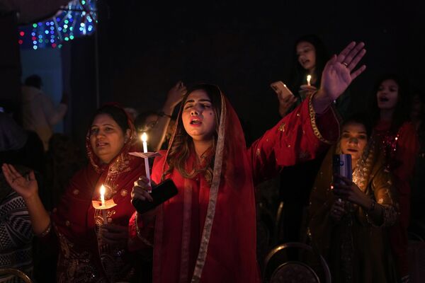 مسیحیان پاکستانی در جشن کریسمسلاهور پاکستان21 دسامبر 2022 - اسپوتنیک ایران  