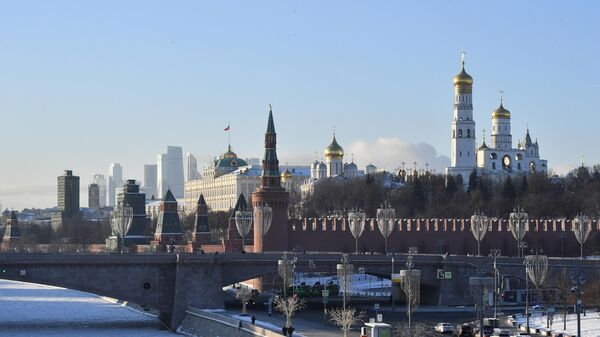 Вид на Кремль с Парящего моста в парке Зарядье в Москве - اسپوتنیک ایران  