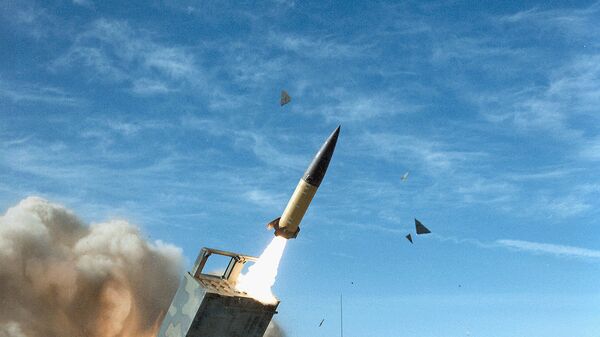 Оперативно-тактический ракетный комплекс США производства Lockheed Martin с баллистической ракетой MGM-140 ATACMS - اسپوتنیک ایران  