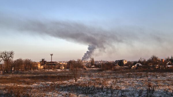 Дым над Соледаром в Донецкой области - اسپوتنیک ایران  
