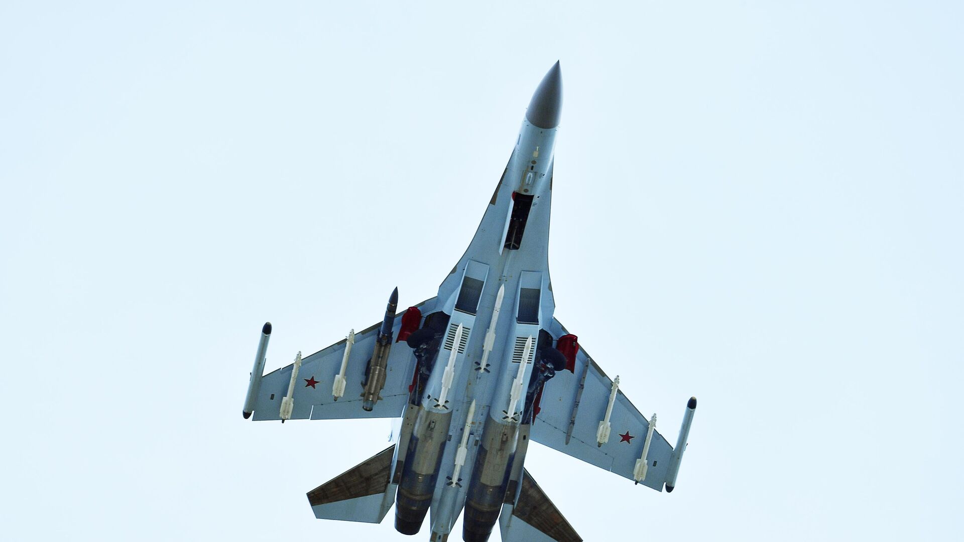 Истребитель Су-35 авиагруппы Восточного военного округа Вооруженных сил России, оснащенный авиационными ракетами - اسپوتنیک ایران  , 1920, 15.01.2023