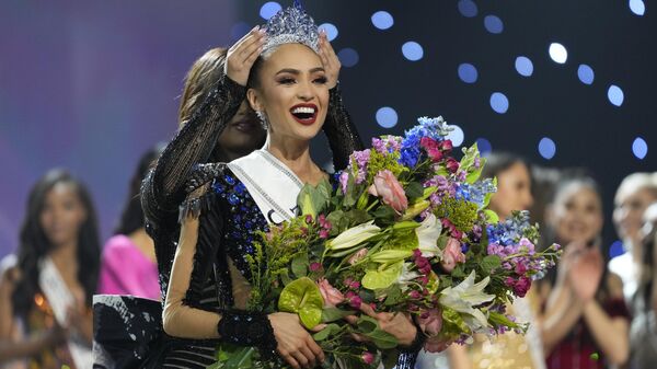 Победительница конкурса красоты Мисс Вселенная представительница США  Р’Бонни Габриэль - اسپوتنیک ایران  