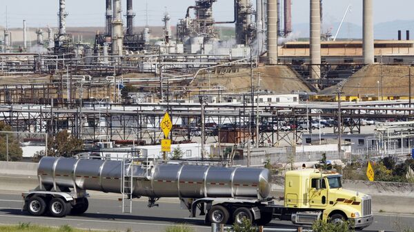 Нефтеперерабатывающий завод в Ричмонде, штат Калифорния - اسپوتنیک ایران  