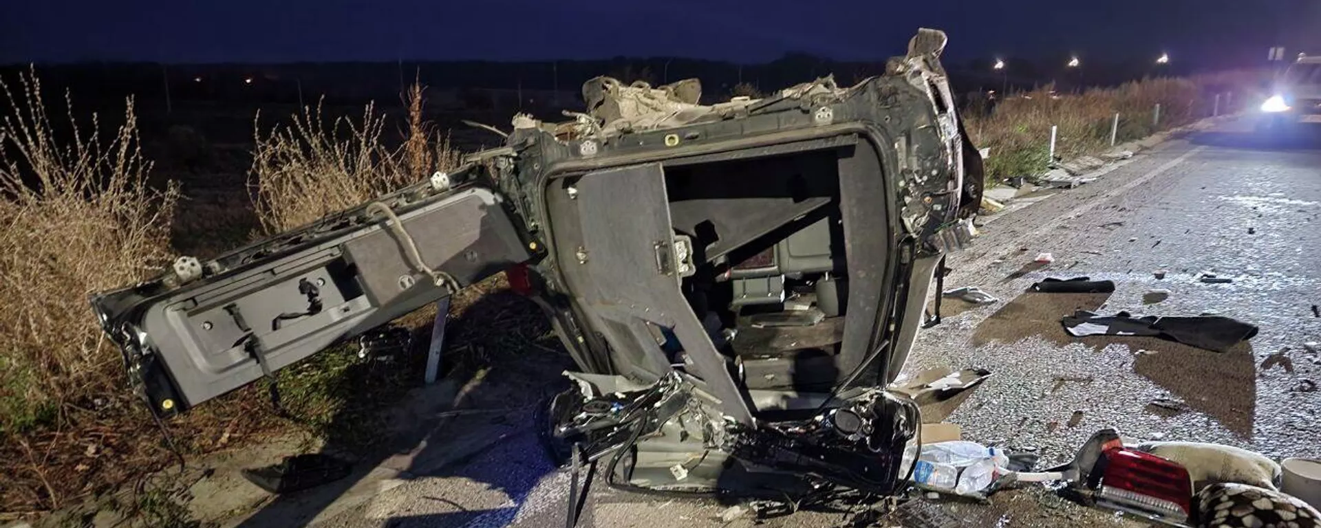 Бронированный внедорожник Lexus, в котором в результате ДТП погиб заместитель главы администрации Херсонской области Кирилл Стремоусов - اسپوتنیک ایران  , 1920, 28.01.2023