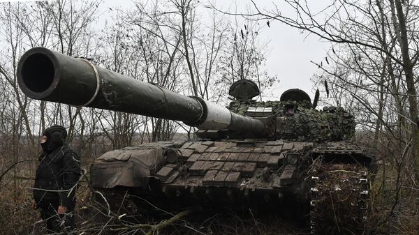 Боевая работа танка Т-72 в южном секторе в ходе специальной военной операции - اسپوتنیک ایران  