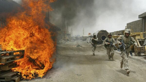 Морские пехотинцы США во время ухода из Эль-Фаллуджи в Ираке  - اسپوتنیک ایران  