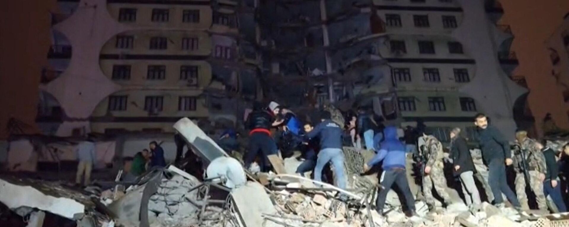Разрушения после землетрясения в турецком Диярбакыре - اسپوتنیک ایران  , 1920, 06.02.2023