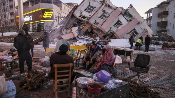 Разрушения в Гельбаши вследствие землетрясения в Турции  - اسپوتنیک ایران  