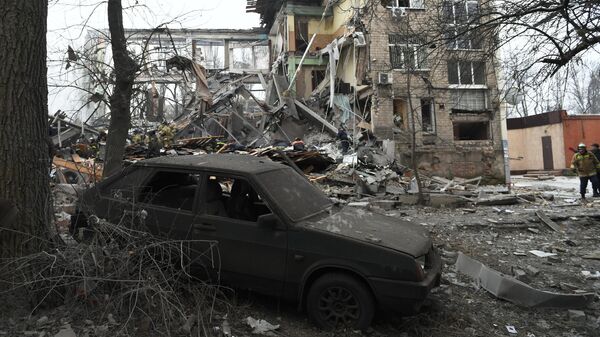 Последствия обстрела на проспекте Ильича в Калининском районе Донецка - اسپوتنیک ایران  