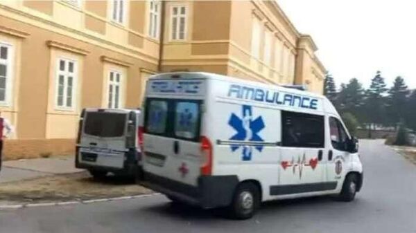 Машина скорой помощи в городе Цетине, Черногория, где произошла стрельба - اسپوتنیک ایران  