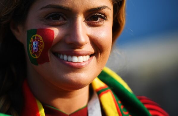 هوادار تیم ملی پرتغال قبل از بازی مرحله گروهی جام جهانی فوتبال 2018 میان پرتغال و اسپانیا. - اسپوتنیک ایران  