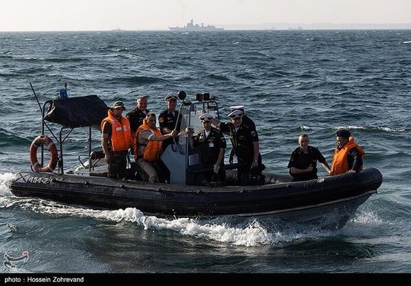 Церемония встречи кораблей РФ И Китая, участвующих в учениях Пояс безопасности в Аравийском море - اسپوتنیک ایران  