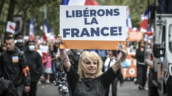 Протесты во Франции против санитарных пропусков - اسپوتنیک ایران  